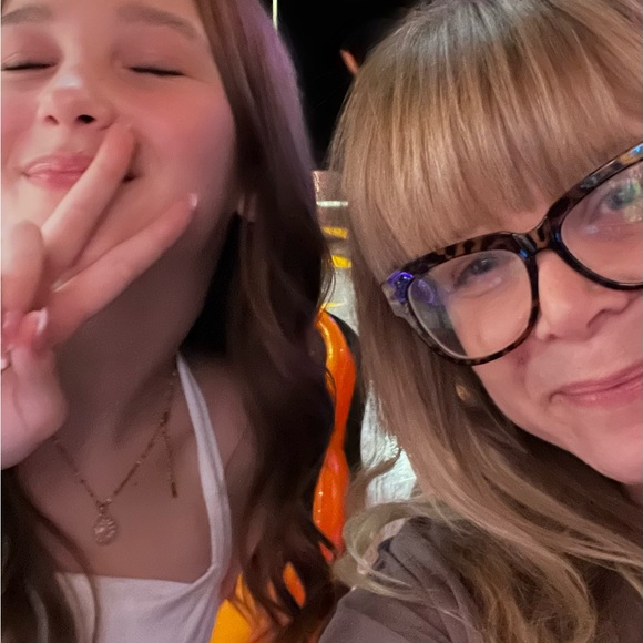 Meet your Posher, Sunny!☀️ - Picture 8 of 12